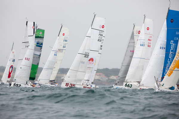 Dpart de la 1re tape Les Sables - Les Aores  (c) Christophe Breschi